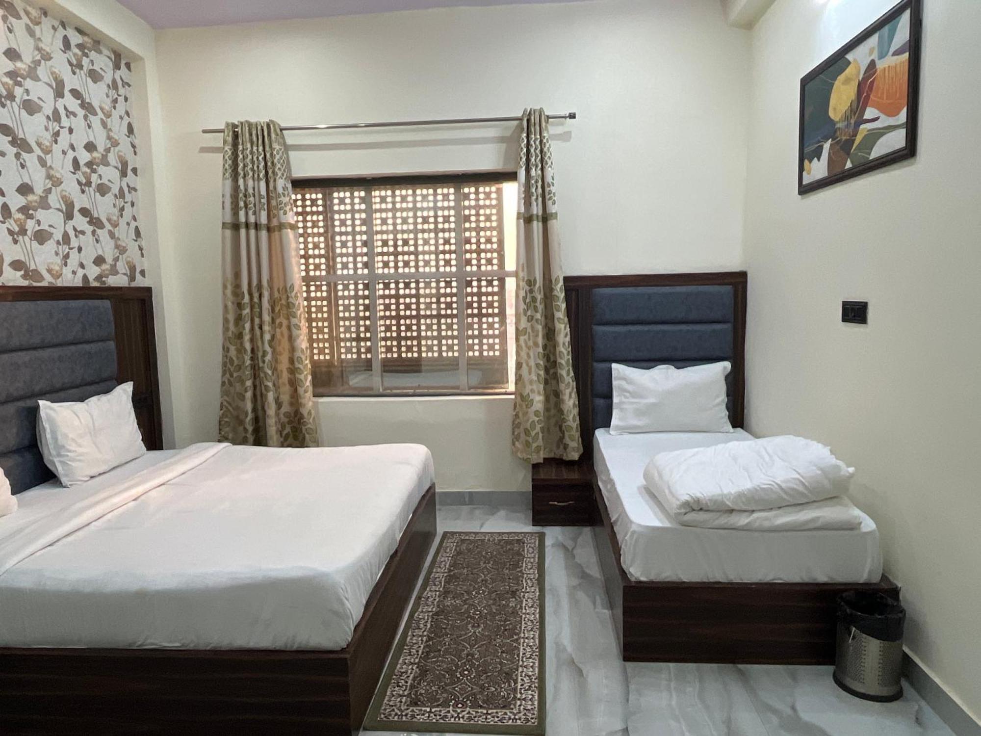 Hotel Snow White Budget Family Rooms - In House Parking - 5G Wifi- Gyser Facility Tajganj Bagian luar foto